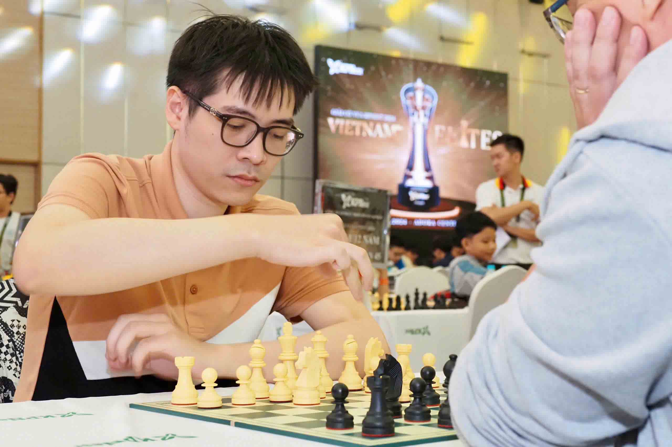 Le Quang Liem 在 KPNest 国际象棋锦标赛中取得令人印象深刻的胜利，仅获得第二名